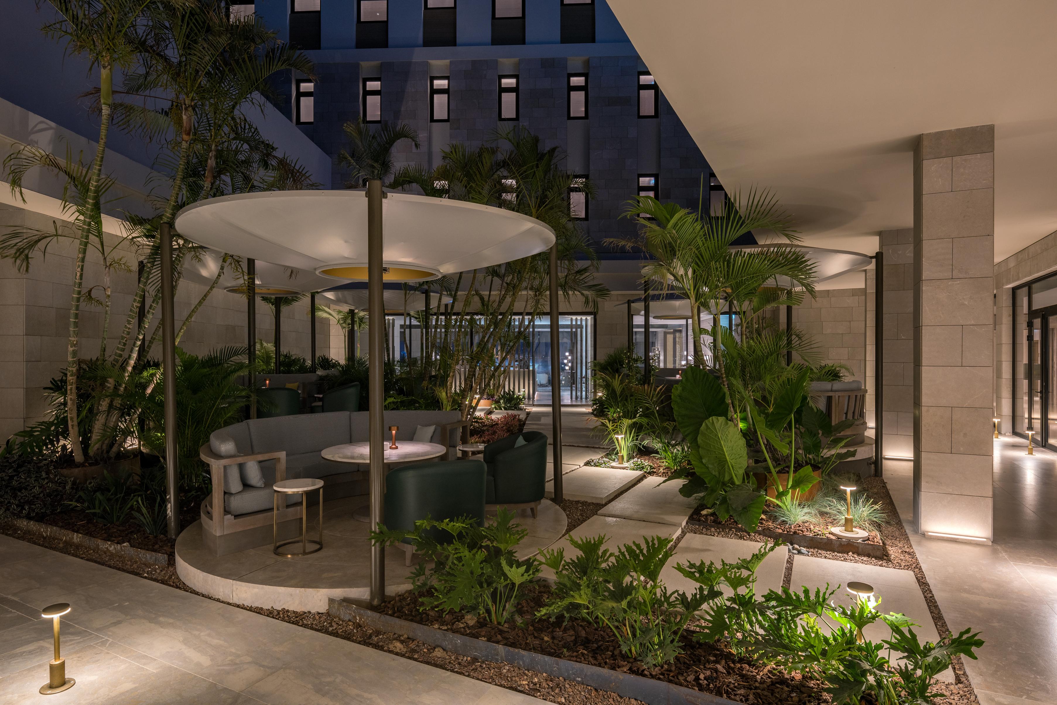 Amara - Sea Your Only View™ Lemesós Eksteriør bilde The hotel's courtyard