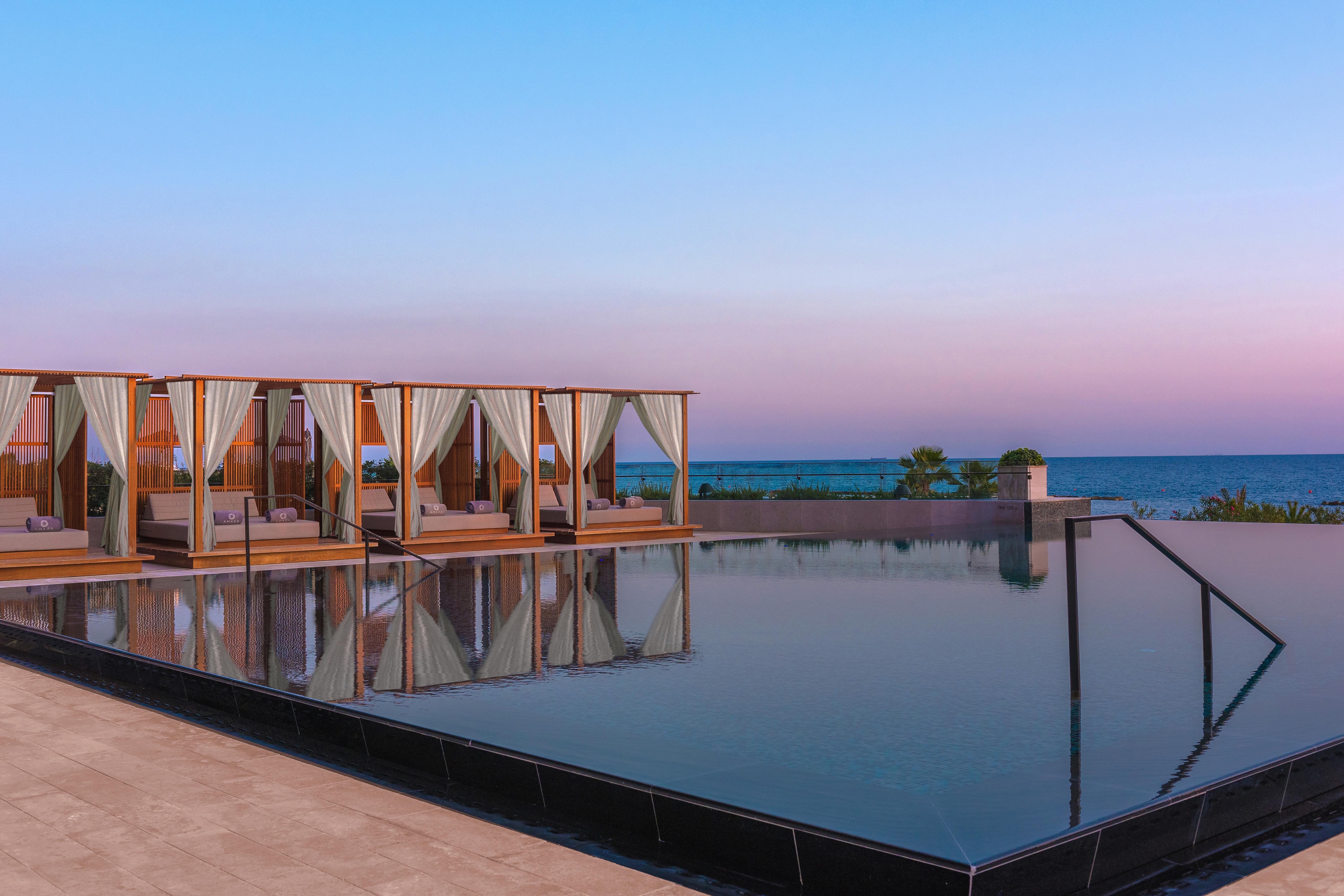 Amara - Sea Your Only View™ Lemesós Eksteriør bilde The rooftop pool at the hotel